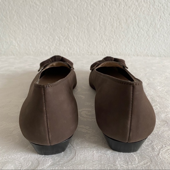 Salvatore Ferragamore brown suede bow pumps - Picture 3 of 7
